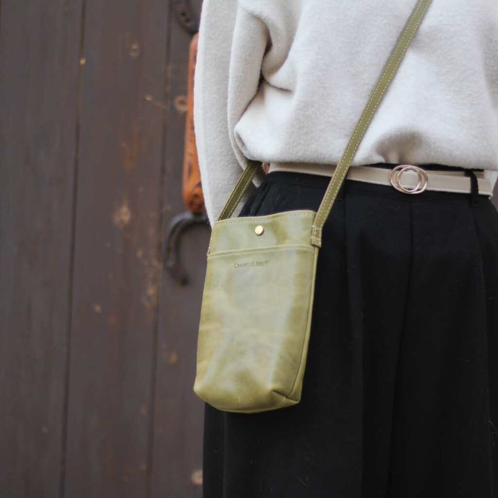 本革ミニショルダーバッグ「WALK」